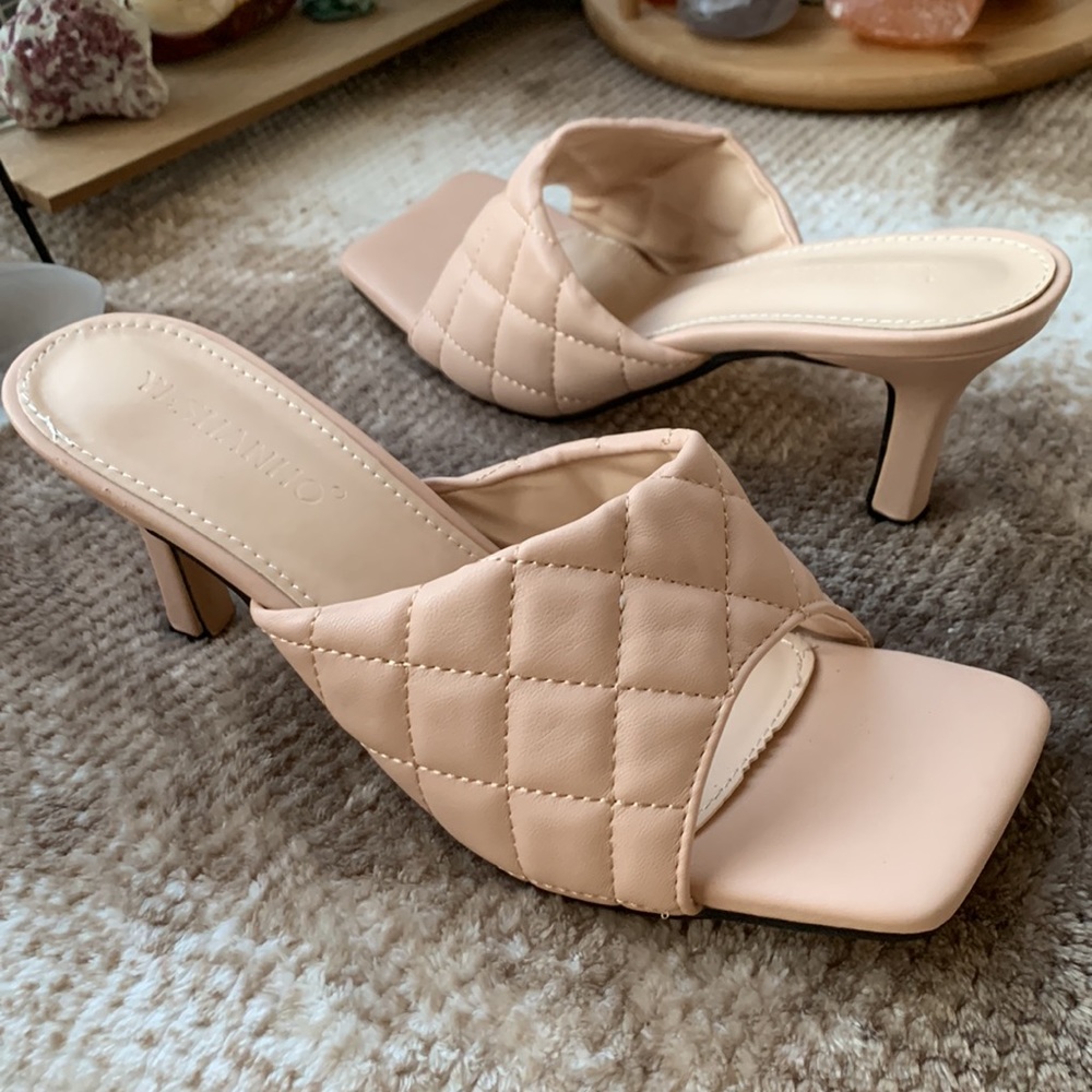 Womens Quilted Leather Heels… new condition